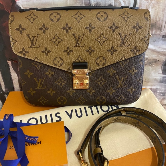 Louis Vuitton Monogram Reversible Pochette Métis - Picture 5 of 8